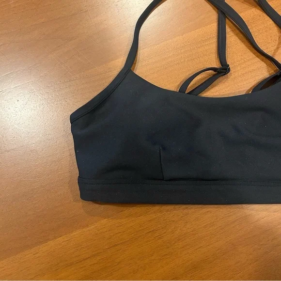 ALO Yoga Airlift Intrigue Sports Bra in Black - Picture 4 of 10